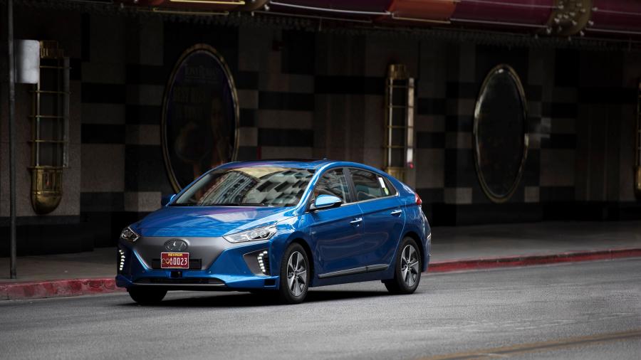  Hyundai Autonomous IONIQ Concept 2016 года  (фото 5 из 14)